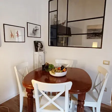 Apartment דירה *